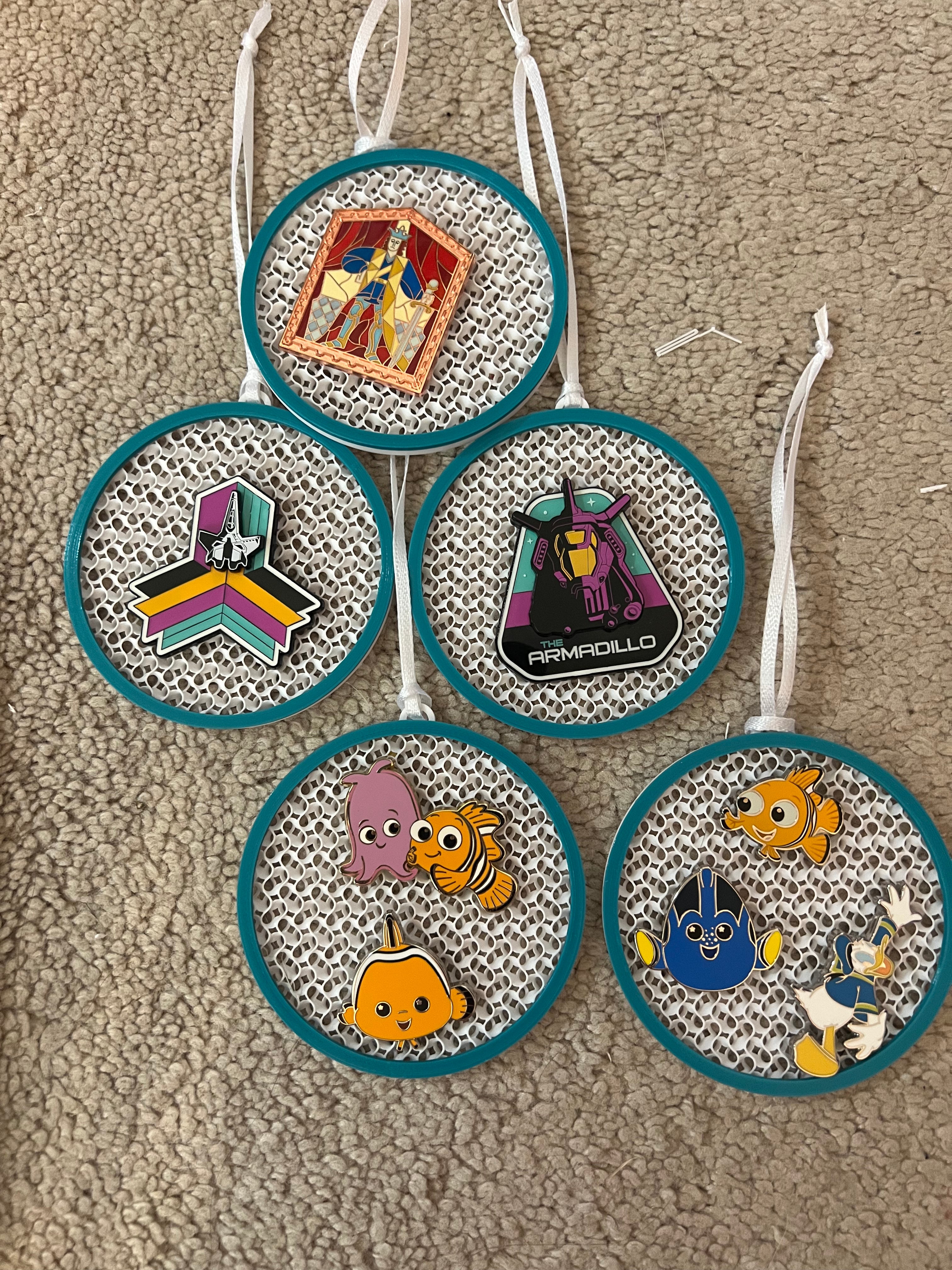 Set of 5 pin board ornaments